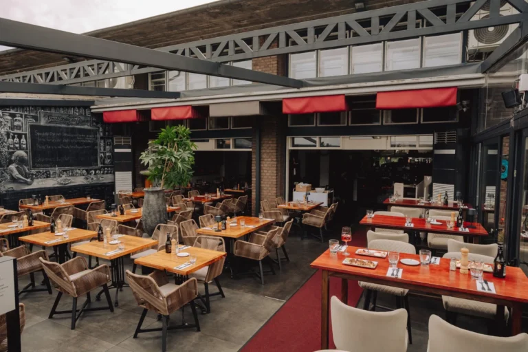 Trattoria da Bruno Krefeld – terrasse gastraum